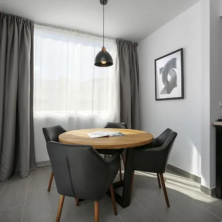 Real - 1 Bedroom Daire *